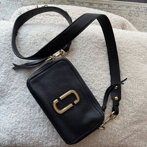 MARC JACOBS  Supple Natural Grain Calfskin The Softshot 27 Bag Black